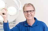 Porträt von Dr. Gero Kuss